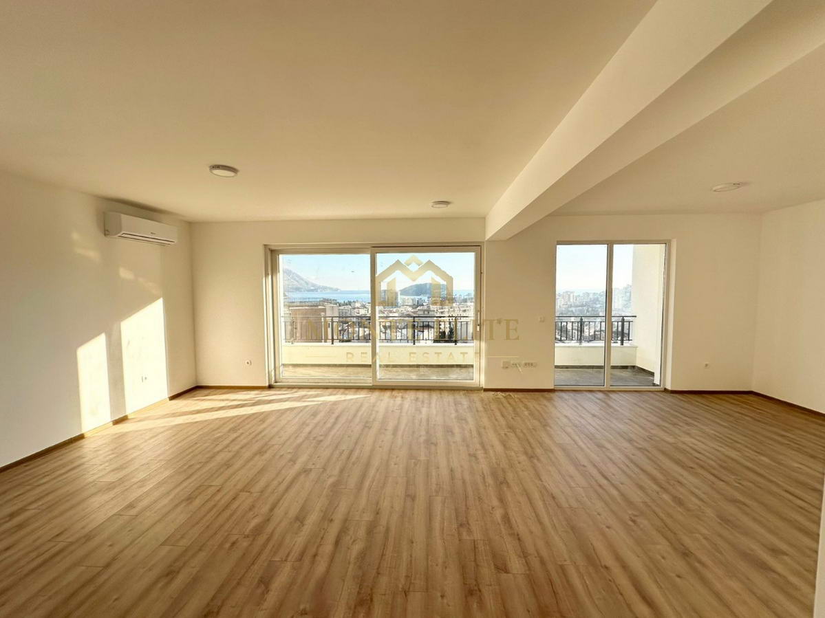 Ekskluzivni penthouse sa panoramskim pogledom na Budvu – Dubovica